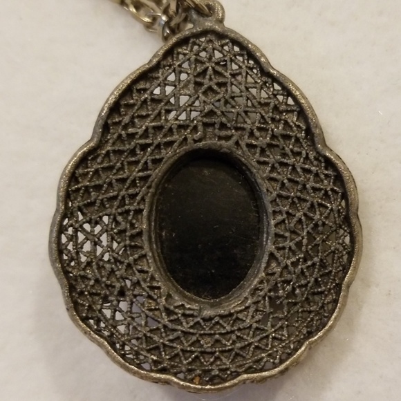 Silver Color Filigree Teardrop Costume Necklace - Picture 4 of 8